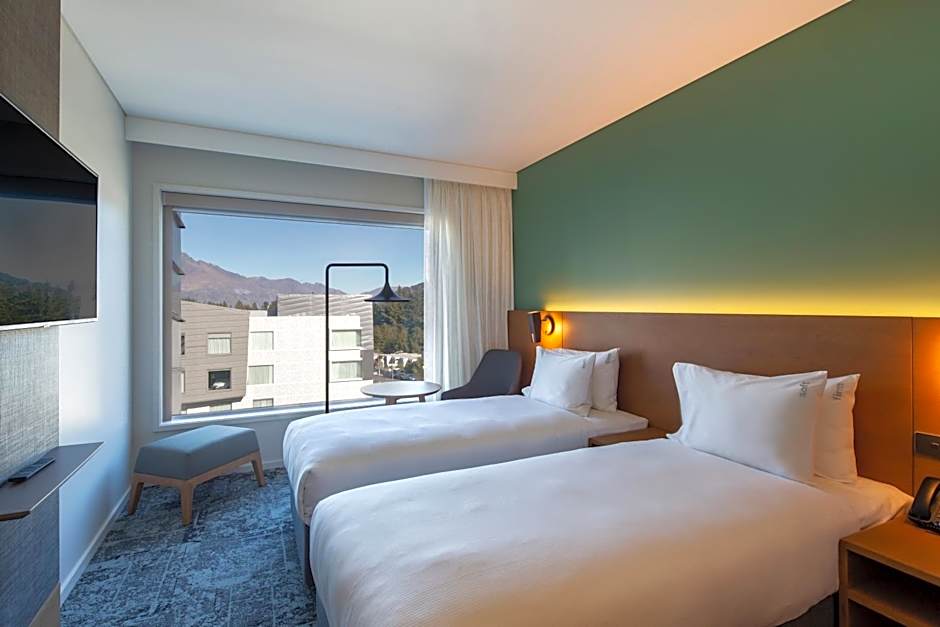 Holiday Inn Express And Suites Queenstown By IHG