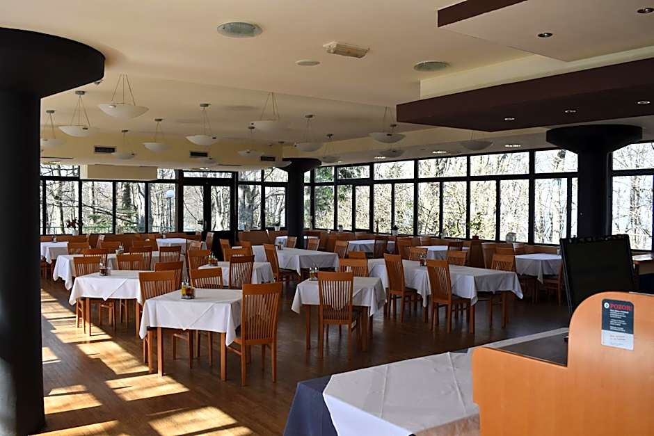 Hotel Tomislavov Dom