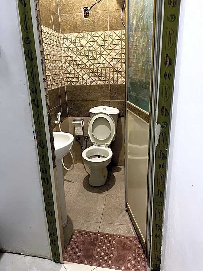 2 Jana Pyramids view inn