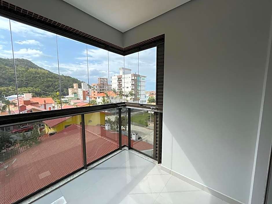 Cód 90 · Apartamento a poucos passo do mar