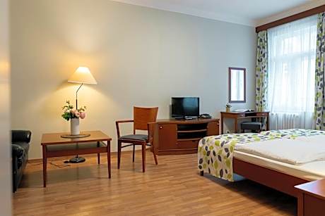 Superior Apartment with Twin Beds