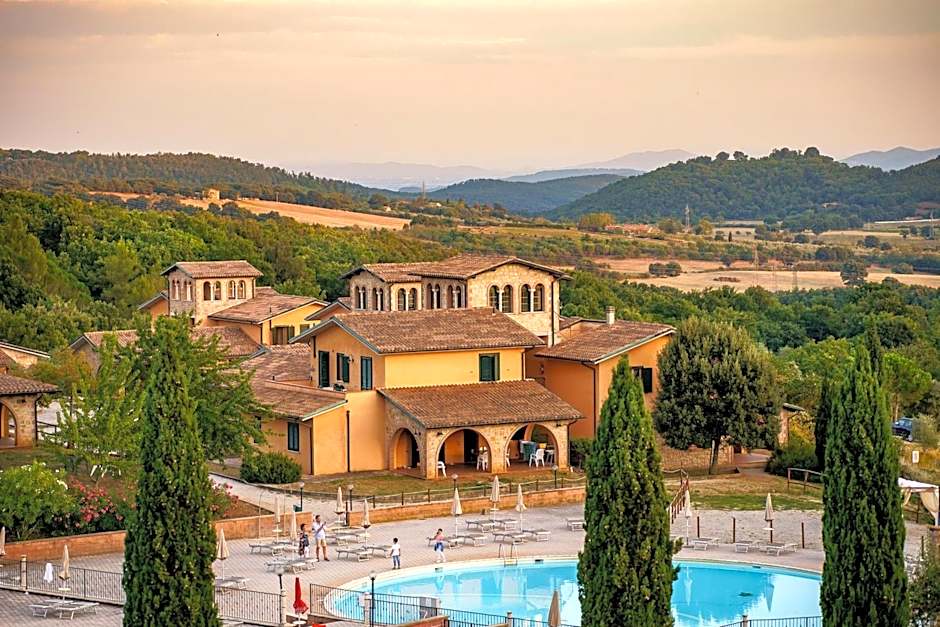 ISA-Residence with swimming pool surrounded by greenery just 5 minutes from Massa Marittima