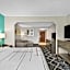 La Quinta Inn & Suites by Wyndham Batavia