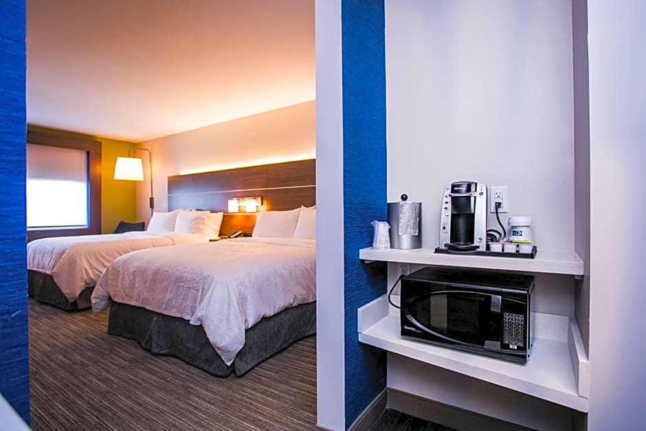 Holiday Inn Express and Suites Rehoboth Beach