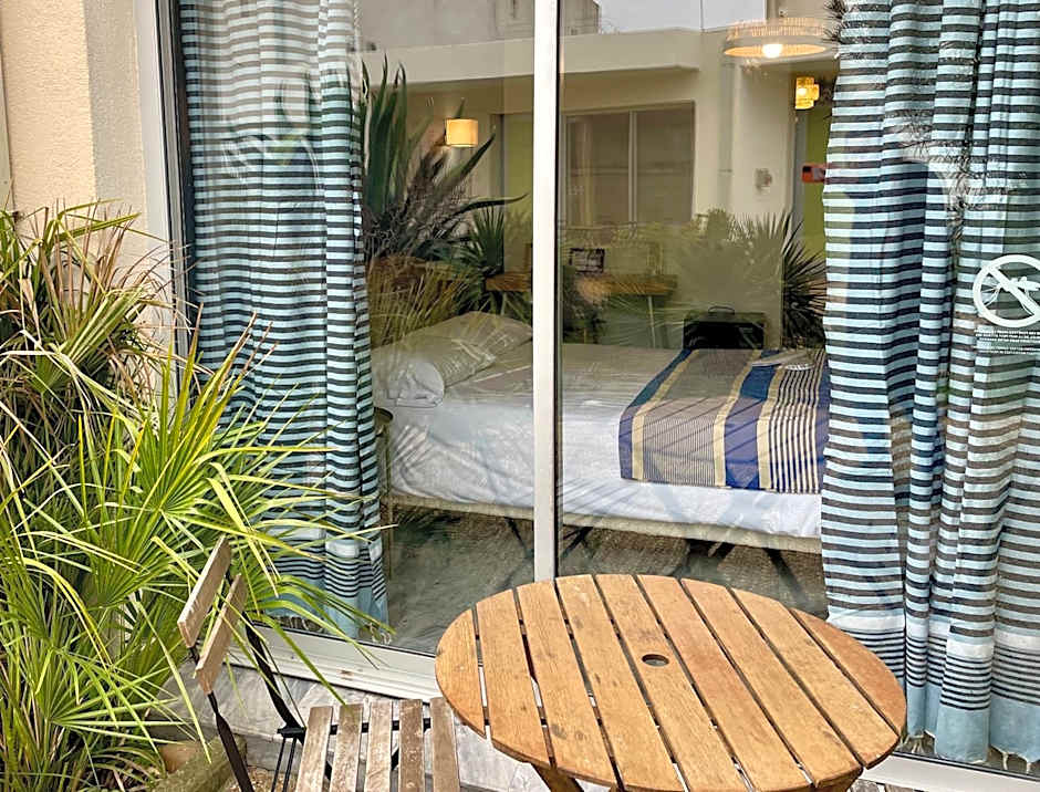 Amerique Hotel Palavas Montpellier Sud -LOGIS-