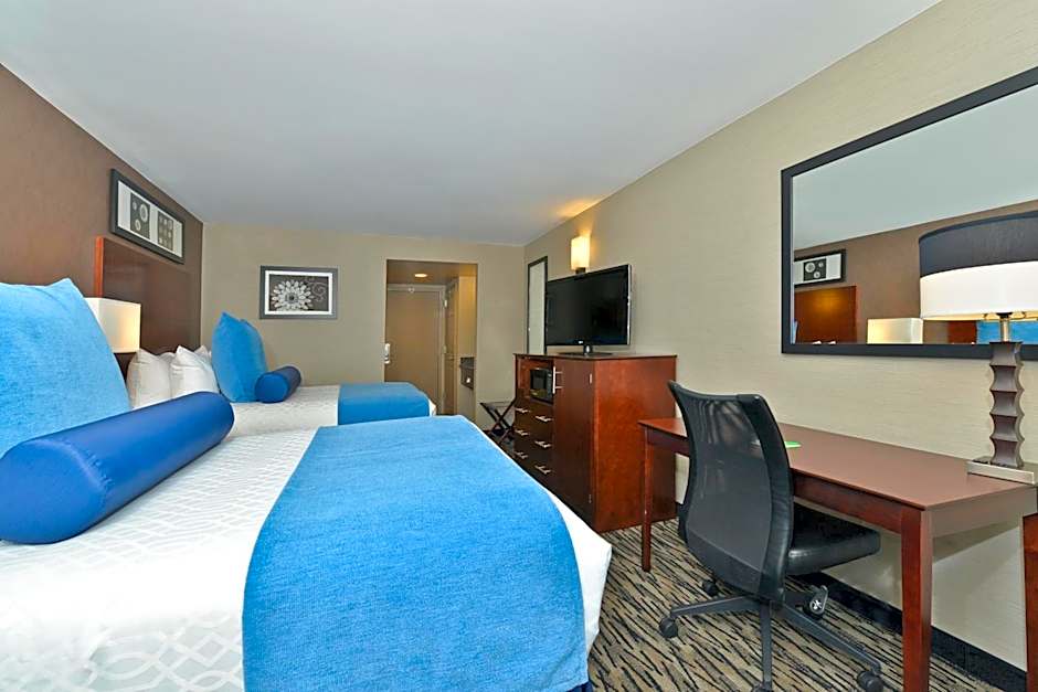 Wyndham Garden Elk Grove Village / O'Hare