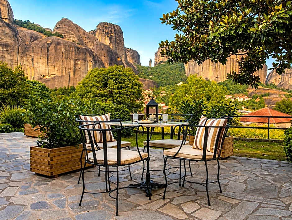 Hotel Doupiani House