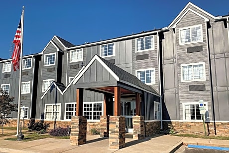 Econo Lodge Inn and Suites Greenville