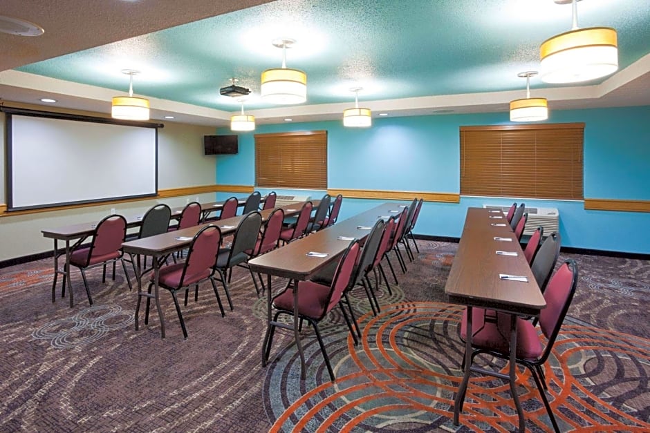 AmericInn by Wyndham Shakopee Near Canterbury Park