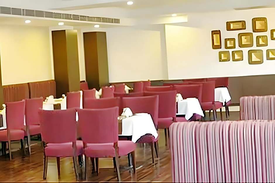 Velvet Clarks Exotica Zirakpur Hotel