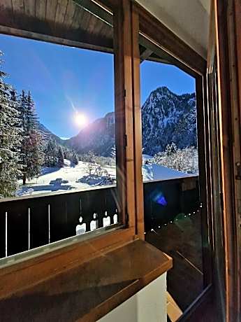 Pension Baranekhof - Just One Ski Bus Stop from Kitzsteinhorn Ski Resort