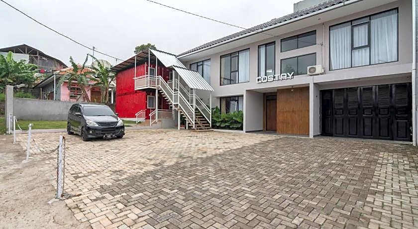 RedDoorz Plus near Lembang Park & Zoo