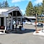 Bluelake Inn @ Heavenly Village