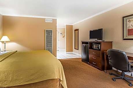 King Room with Spa Bath - Non-Smoking