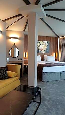Junior Suite with Mountain View
