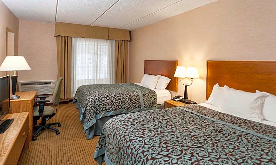 Days Inn by Wyndham Duluth Lakewalk
