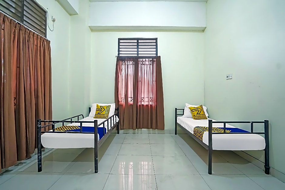 SPOT ON 91956 Kost Titian Zaman