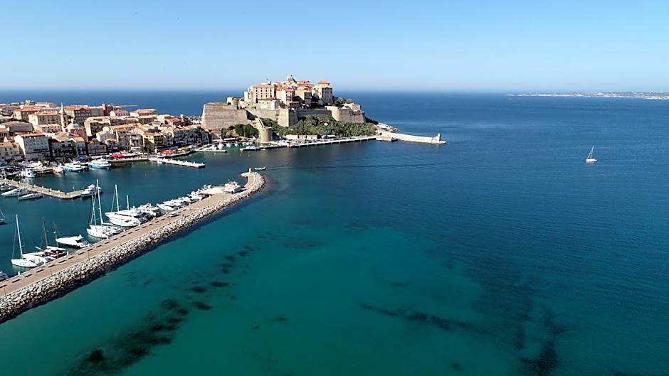 Hôtel les Arbousiers