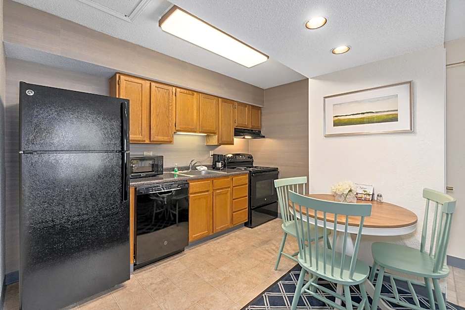 Residences at Daniel Webster