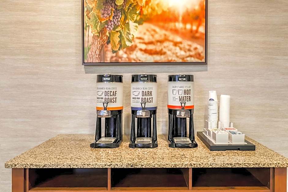 Hampton Inn By Hilton & Suites Windsor Sonoma Wine Country