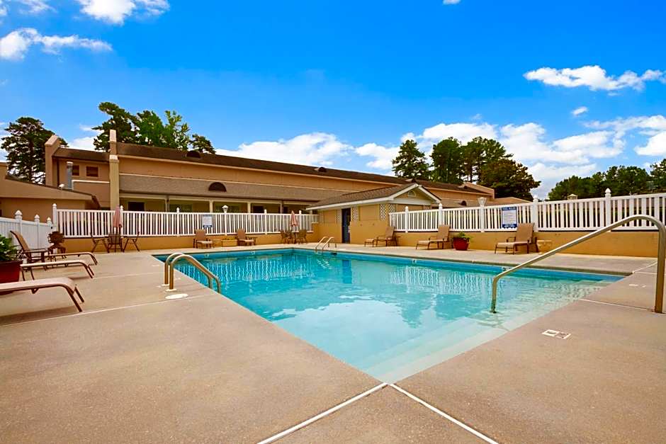 Days Inn by Wyndham Alexander City