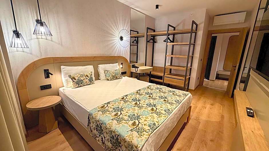 Blue Wave Suite Hotel