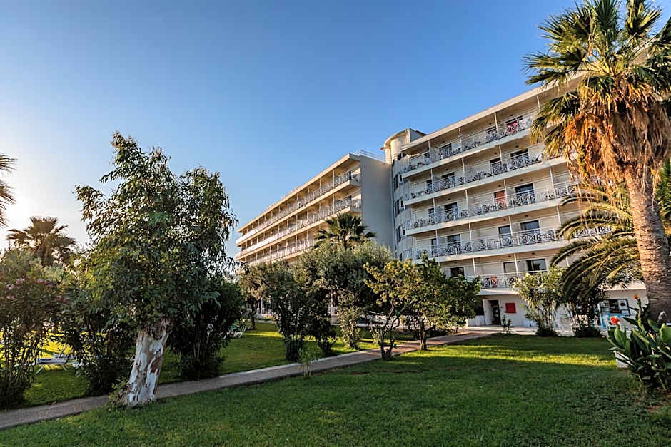 Calamos Beach Family Club