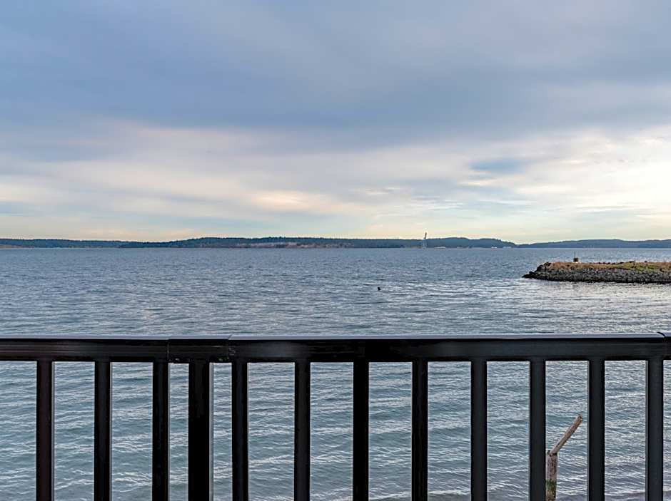 Water Front Inn