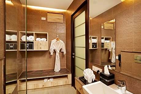Deluxe Room - 15% Discount on One-way Airport Transfer,  20% Discount on SPA, 15% Discount on Food & Soft Beverages