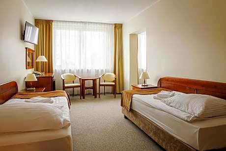 Family Room (4 Adults)