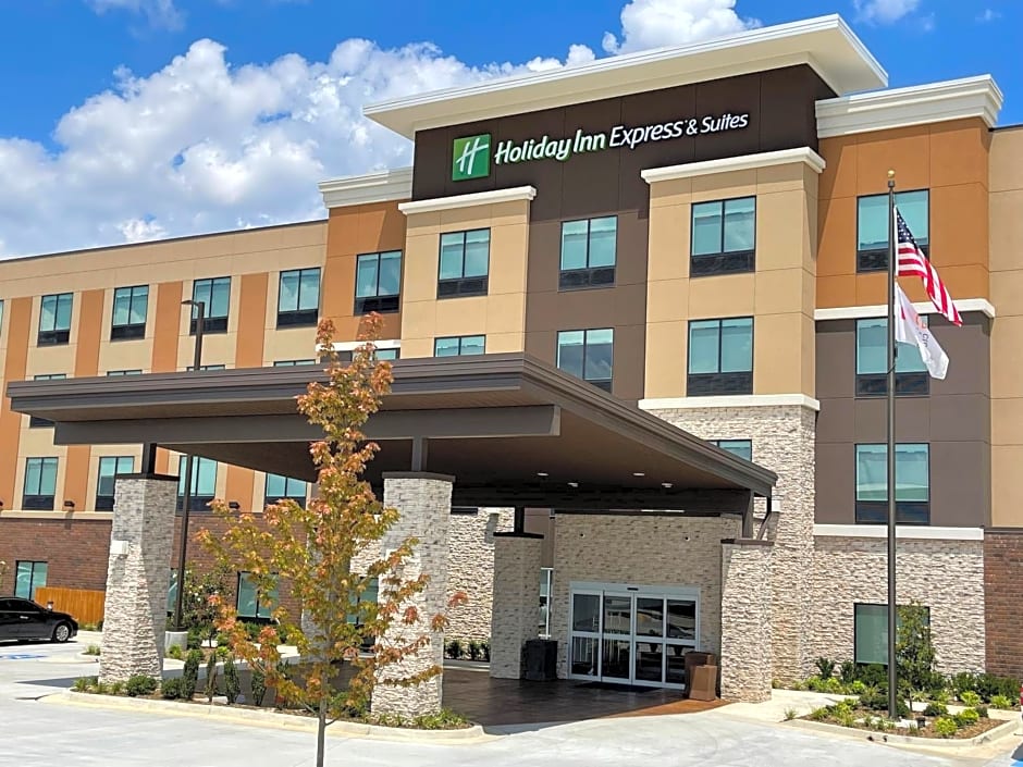 Holiday Inn Express and Suites Ft. Smith Airport