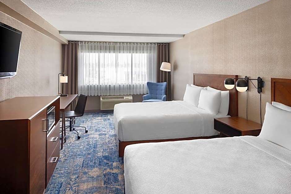 Four Points By Sheraton Edmonton South