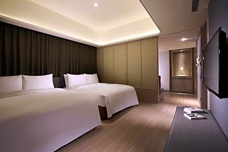 Corner Suite
