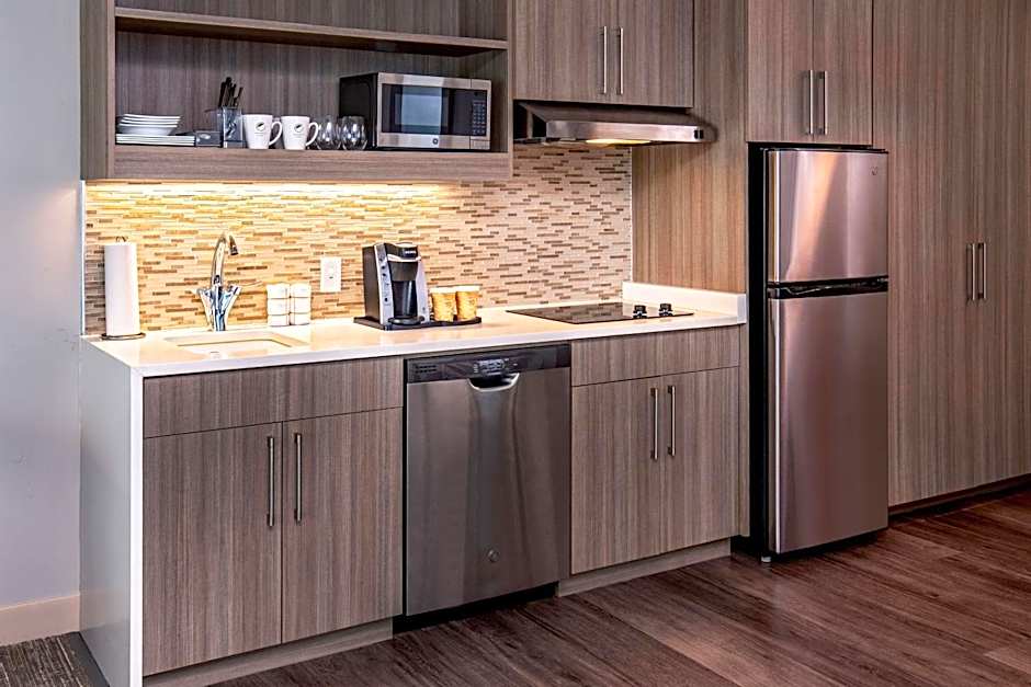 Element Hampton Peninsula Town Center