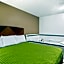 Econo Lodge Inn & Suites