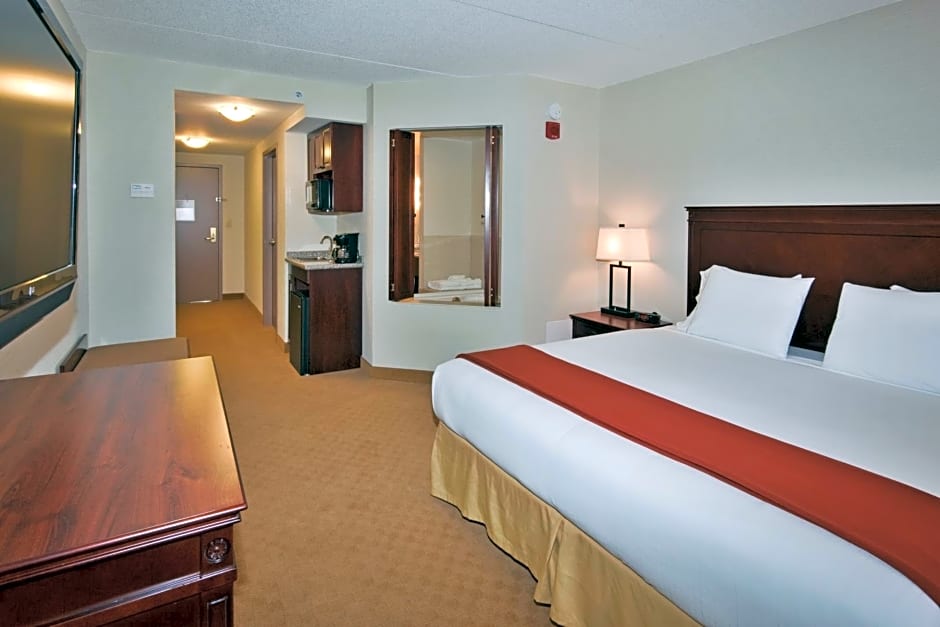 Holiday Inn Express Hotel & Suites Brockville
