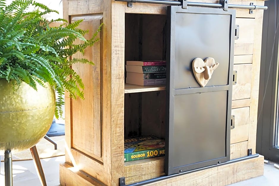 B&B het duinhuisje met jacuzzi, gratis parkeren, 2 fietsen te leen, airco