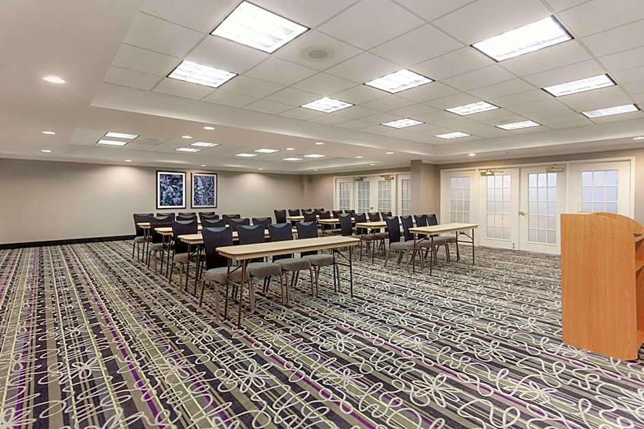 La Quinta Inn & Suites by Wyndham Durham Chapel Hill