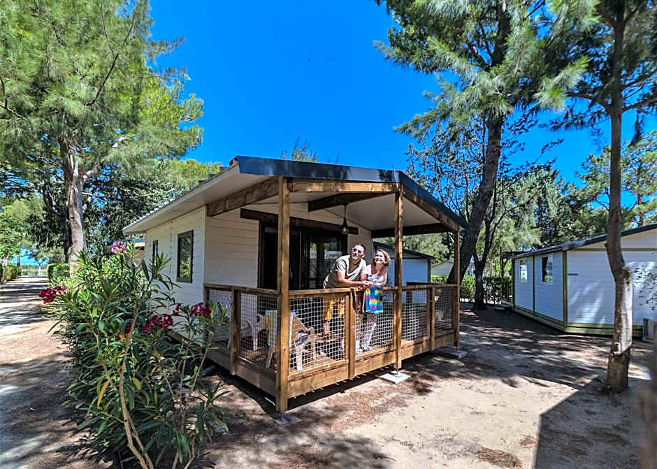 Camping La Pinede Enchantee