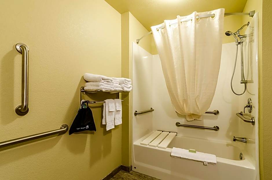 Cobblestone Hotel & Suites - McCook