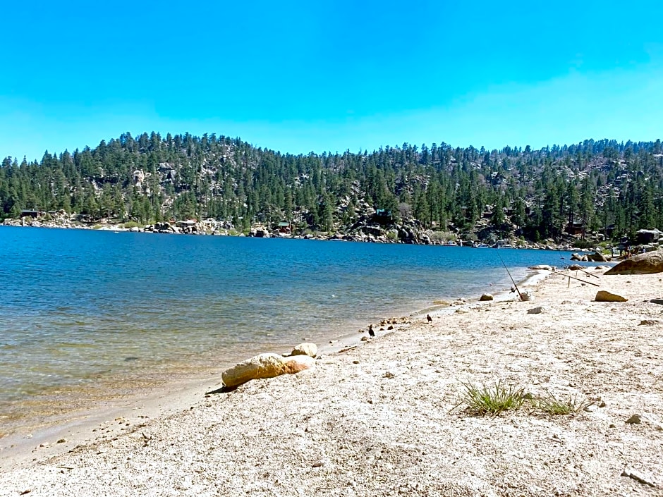 ITH Big Bear Lake Hostel & Retreat Center
