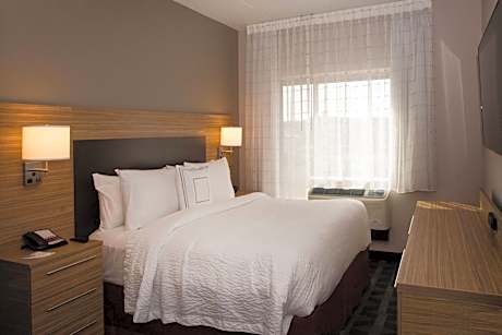 One-Bedroom Queen Suite with Sofa Bed - Mobility and Hearing Accessible with Roll-in Shower