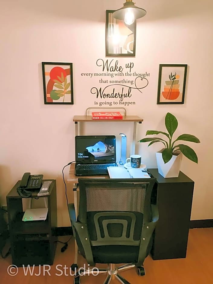 Centropolis Queen Bed Suite- Modern Posh Style