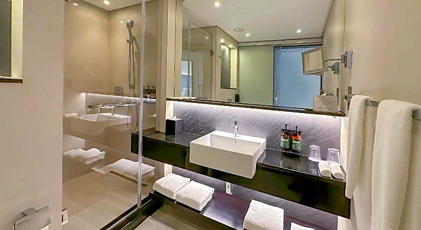 Crowne Plaza Bahrain By IHG