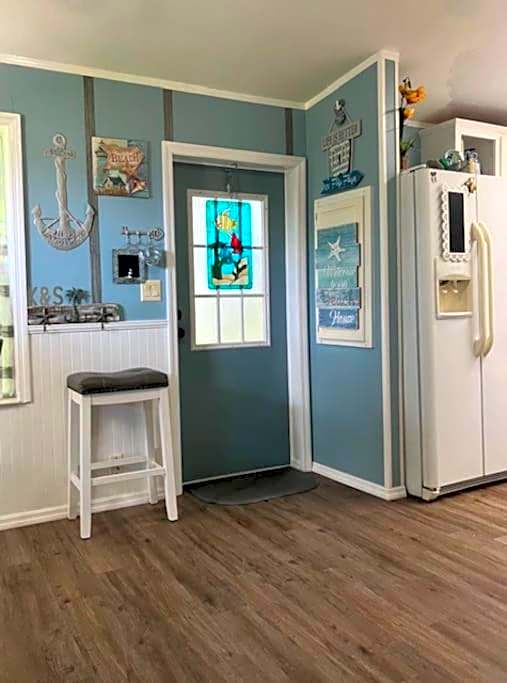 Coastal Imagination Sunny Dayz Oasis