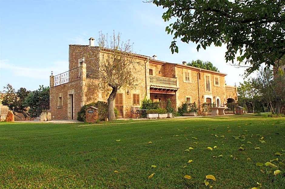 Es Quatre Cantons Hotel