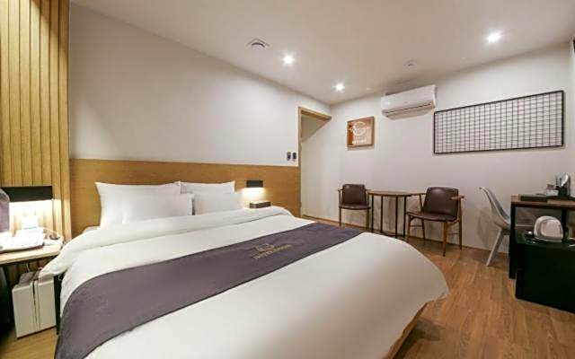 Gwangju Chungjangro Divine Hotel