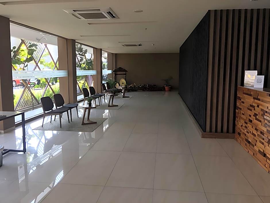 Front One Akshaya Hotel Karawang