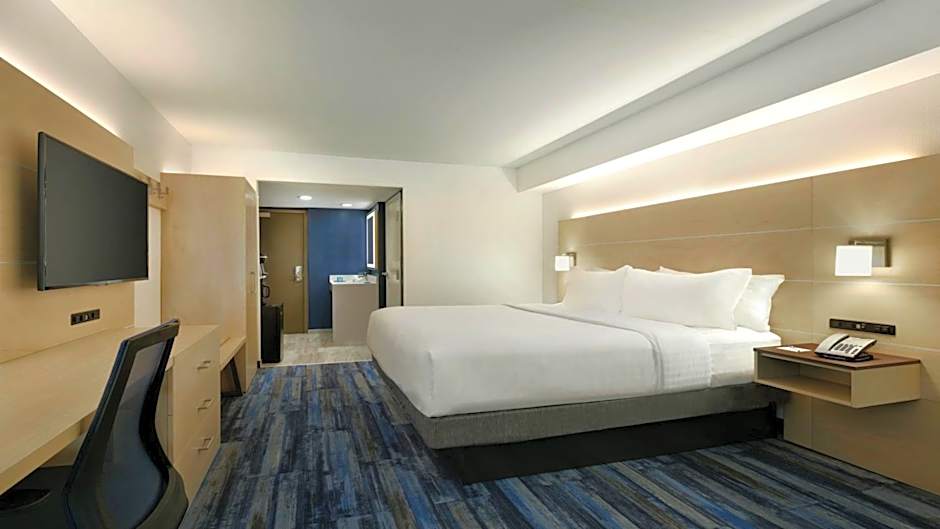 Holiday Inn Express Williamsbrg Busch Gardens Area By IHG
