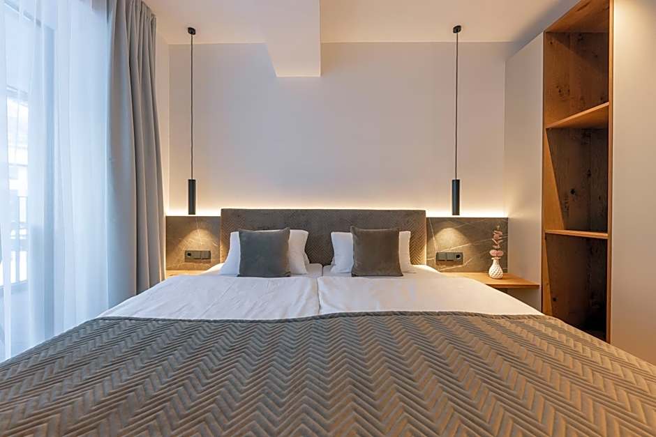 Max Mountain Apartments